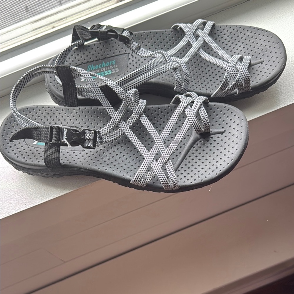 Skechers Women's Black/White Sandals size 9